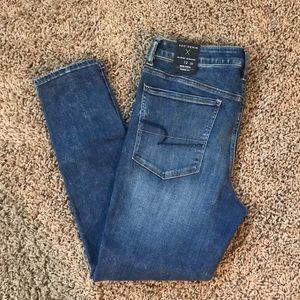 AEO DENIM HI-RISE JEGGING